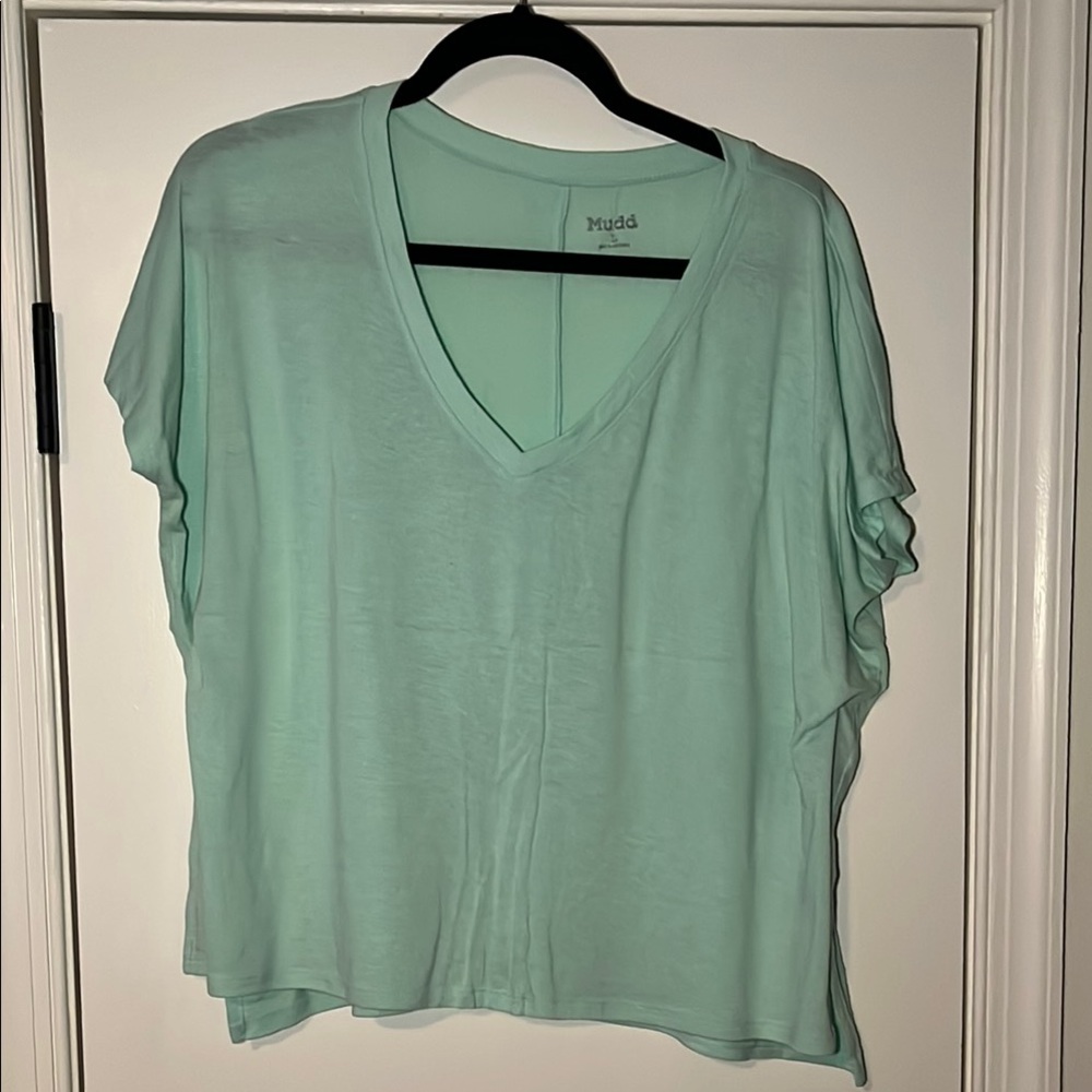 Mudd Women's Mint Green V-Neck Top